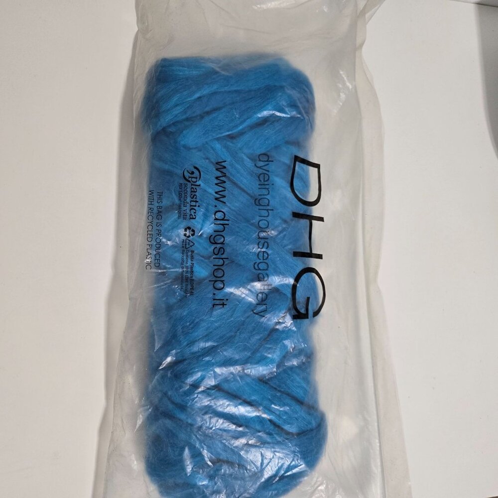 DyeingHouseGallery DHG Flax tops‎ (combed sliver) in Cobalt